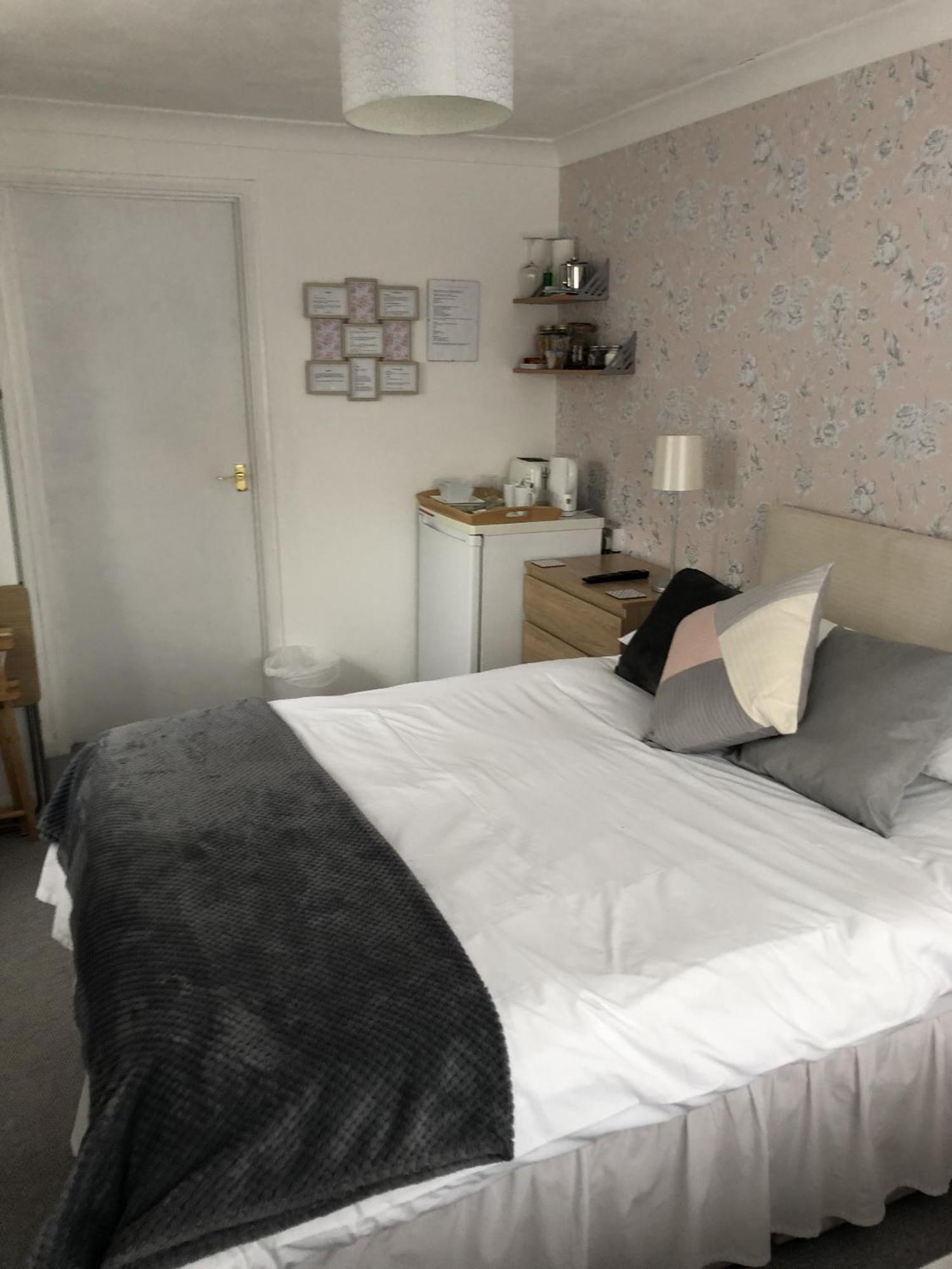 Basingstoke En Suite Room In Garden Annex Dış mekan fotoğraf