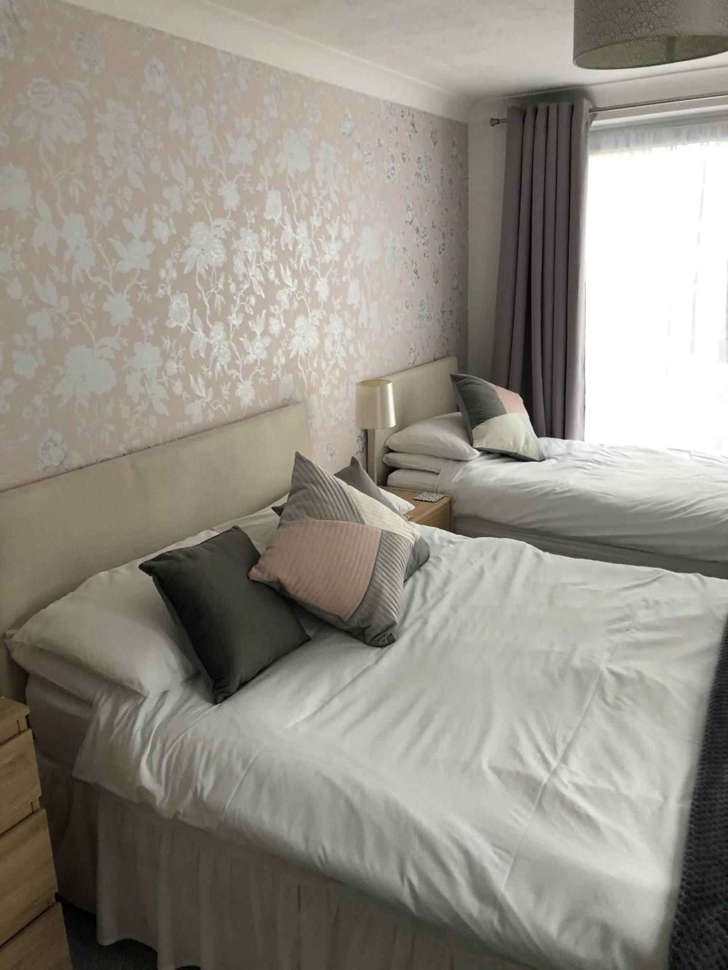 Basingstoke En Suite Room In Garden Annex Dış mekan fotoğraf